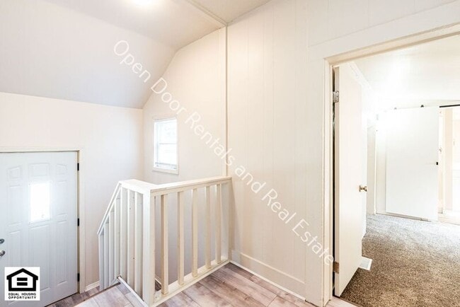 Building Photo - 1240 1/2 Boone St