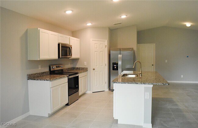 Building Photo - 3303 Irma St