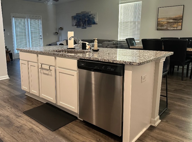 Building Photo - 6189 Whitewater Dr