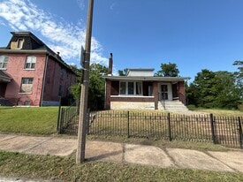 Building Photo - 5949 Wabada Ave