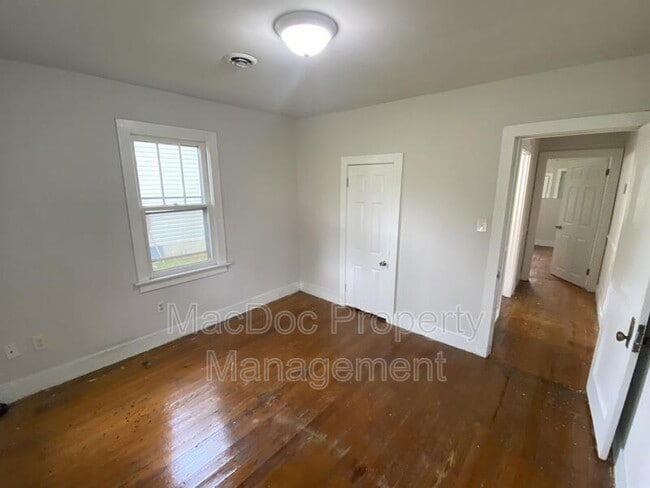 Building Photo - 309 3rd St