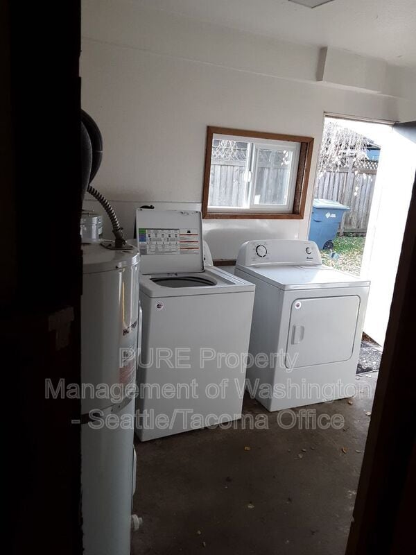 Building Photo - 802 9th St SW