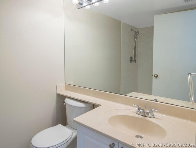 Building Photo - 100 Crestwood Ct N