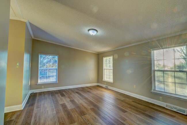 Building Photo - 2210 Stony Point Rd