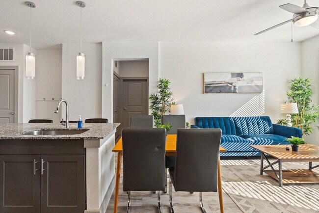 Building Photo - 12100 1/2 Ferrystone Glen Drive-SI ID1343249P