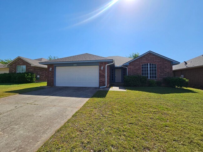 Primary Photo - REDUCED! (3) Bed/(2) Bath In NE Norman Ava...