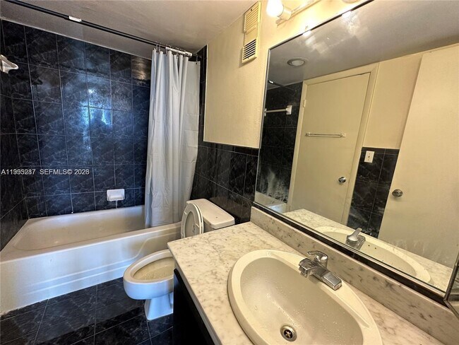 Building Photo - 1200 NE Miami Gardens Dr