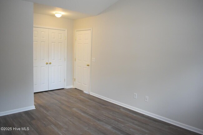 Building Photo - 708 Tabor Ln