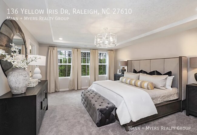 Building Photo - 136 Yellow Iris Dr