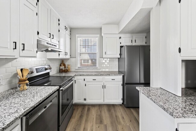 Building Photo - 4417 Poppleton Ave