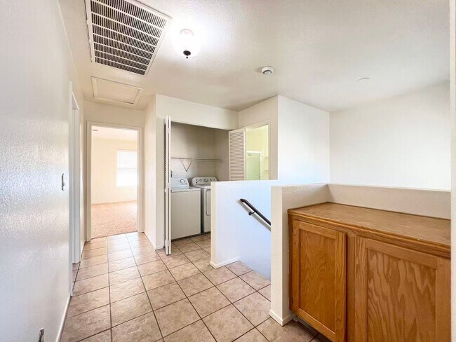 Building Photo - 1241 Pacific Terrace Dr