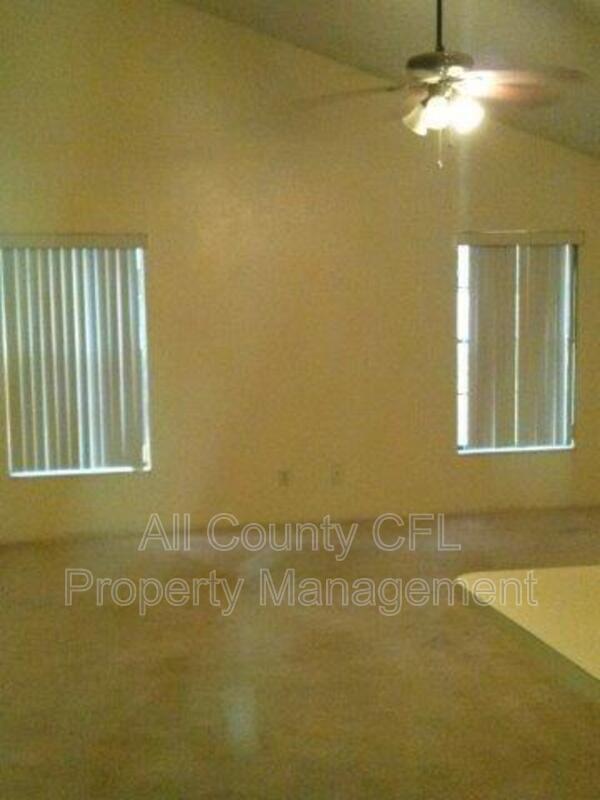 Building Photo - 2026 Larkwood Dr