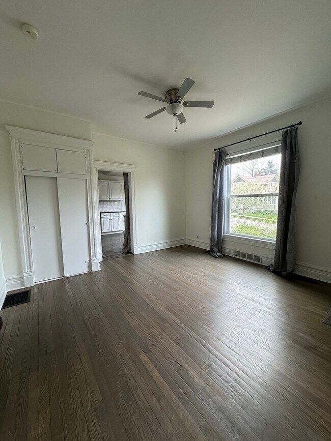 Building Photo - 103 S 4th St