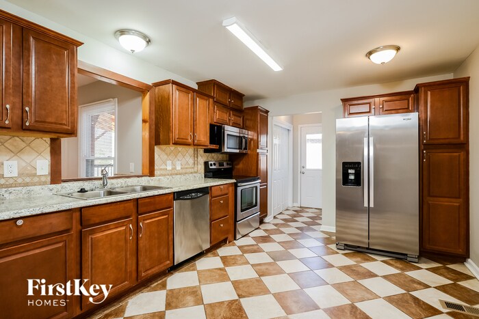 Building Photo - 5302 Broadmoor Pl