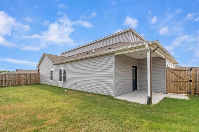 Building Photo - 923 S Nighthawk Ln