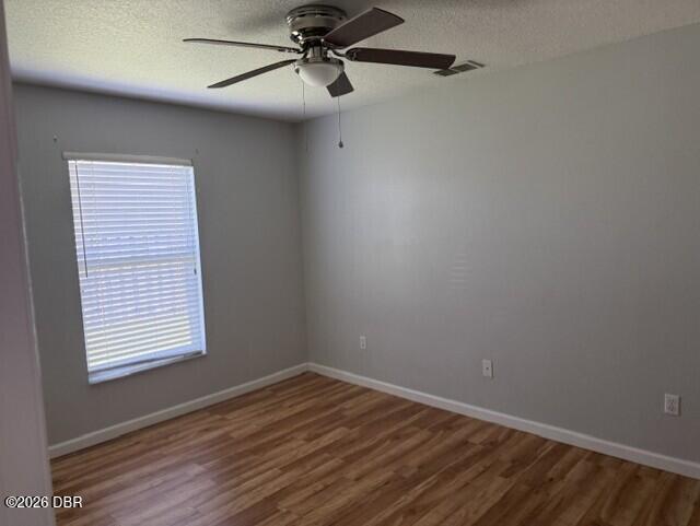 Building Photo - 16 Fernmeadow Ln