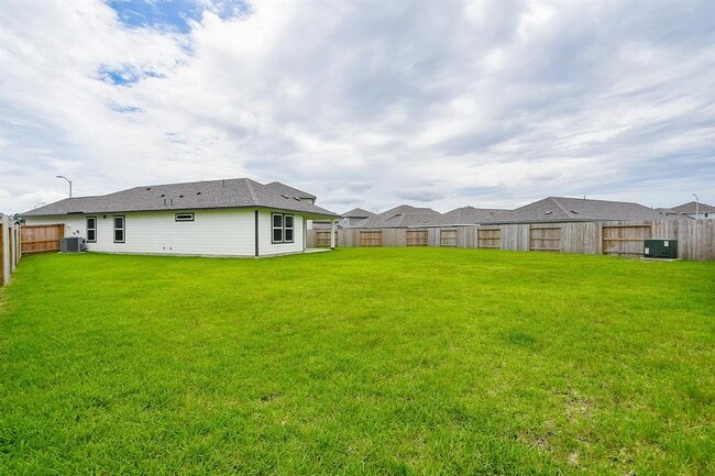 Building Photo - 18743 Etta Pnes Cir