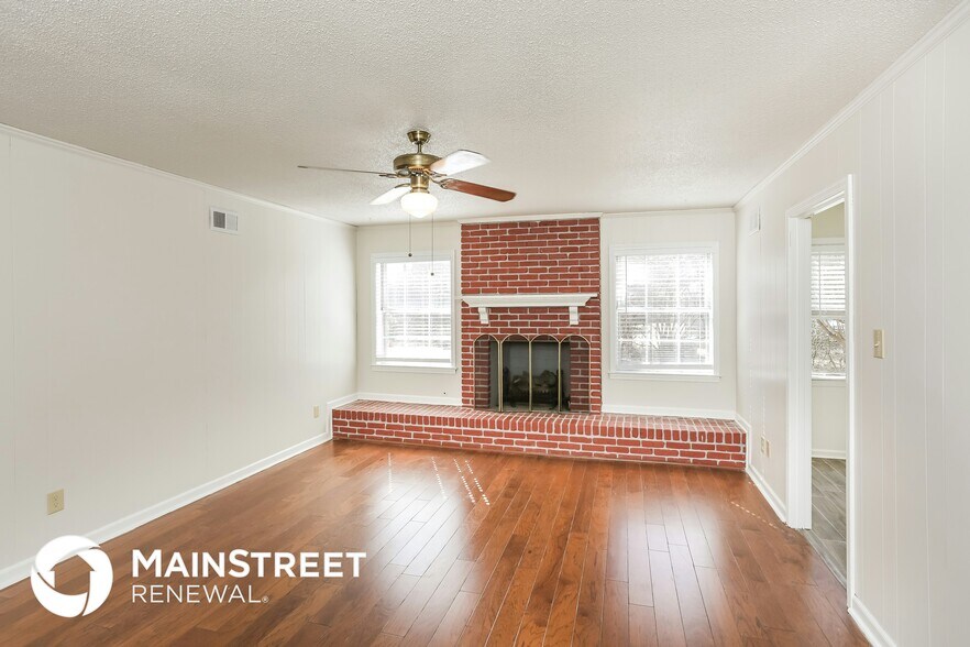 Building Photo - 6041 Syon Cove