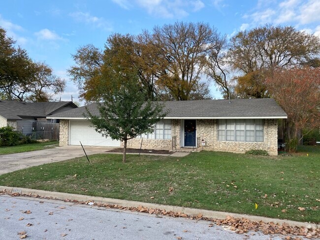 Building Photo - 3006 Cedarlawn Cir
