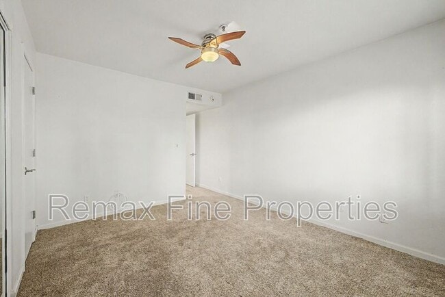 Building Photo - 4704 E Paradise Village Pkwy N