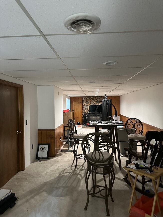 Building Photo - 2973 Memorial Dr