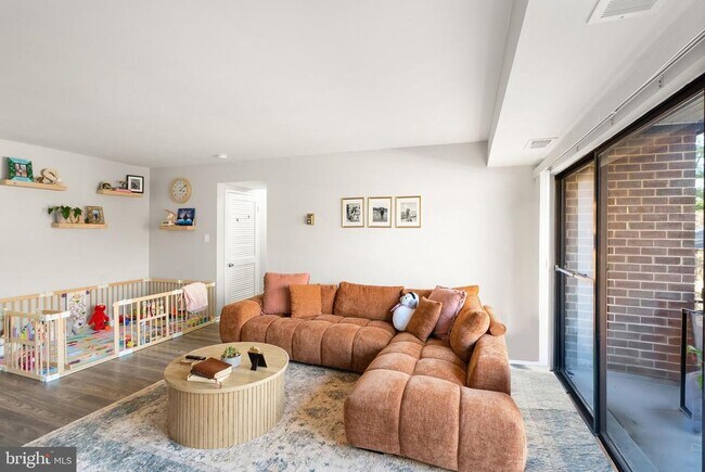 Building Photo - 9728 Kingsbridge Dr