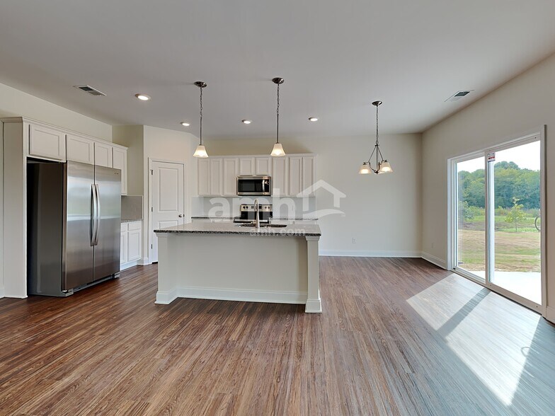 Building Photo - 3014 Lucky Ln