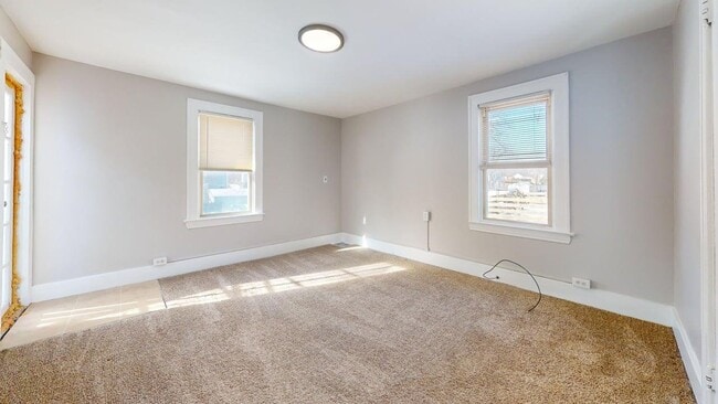 Building Photo - Renovated 2-Bedroom, 2-Bathroom Home – Cleveland, OH