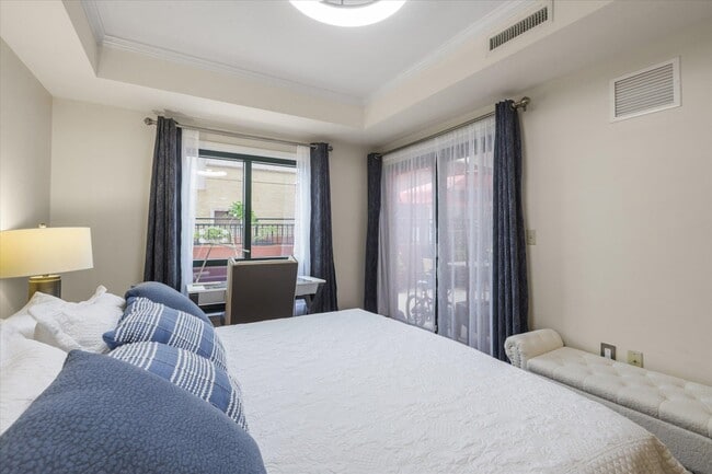 Building Photo - 121 N Monroe St