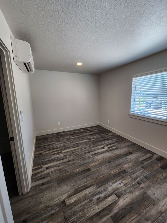 Building Photo - 3 Bedroom 2.5 Bath in Winlock