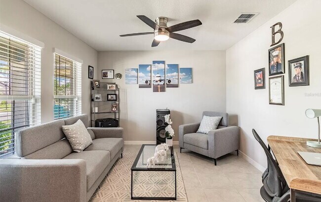 Building Photo - "Discover Spacious Comfort: 4-Bed, 2-Bath Gem in Riverview!"