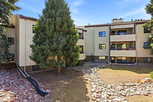 Building Photo - $1,345.95, 2-bed, 2-bath condo located in Colorado Springs with in-unit laundry and $300 cleaning...