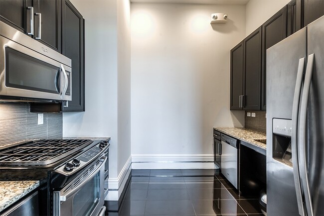 Building Photo - 2801 Waterwall Dr