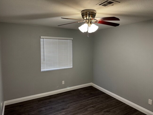 Building Photo - Downtown Single Story – Complete Remodel - Single Story - yr1942