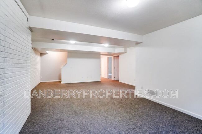 Building Photo - 4211 S Terrace View St