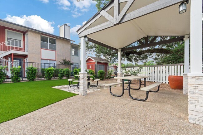 Building Photo - Langtry Apartments- 2 Bedroom 2 Bathroom