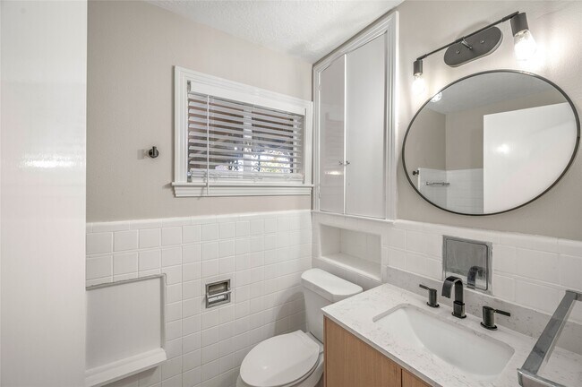 Building Photo - 3107 Prescott St