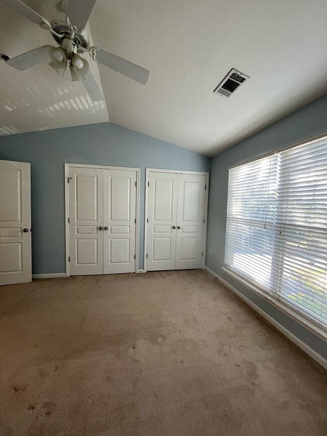 Building Photo - 2 Bedroom/2 Bathroom Apartment in the Woodlands!