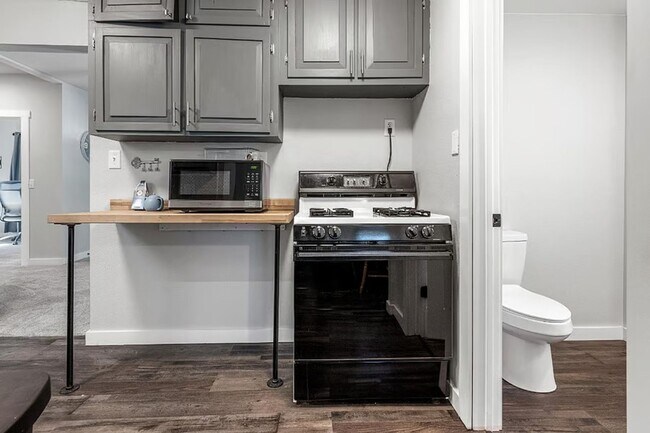 Building Photo - COMING SOON: Fully Furnished Home in Webb City! 2/2 includes ALL appliances, ALL utilities/pest c...