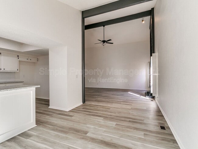 Building Photo - 6628 Laurel Dr