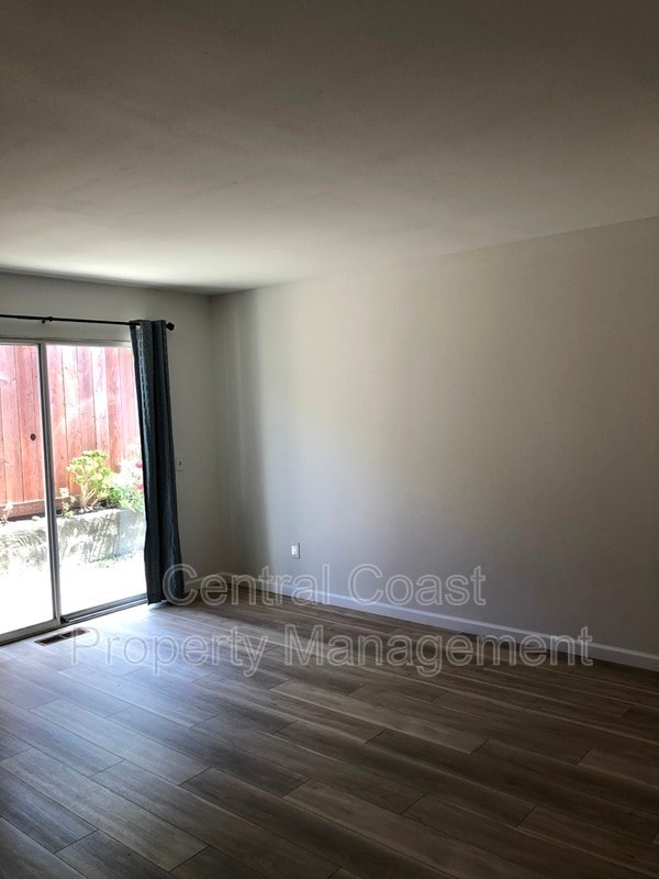 Building Photo - 725 Lobos St