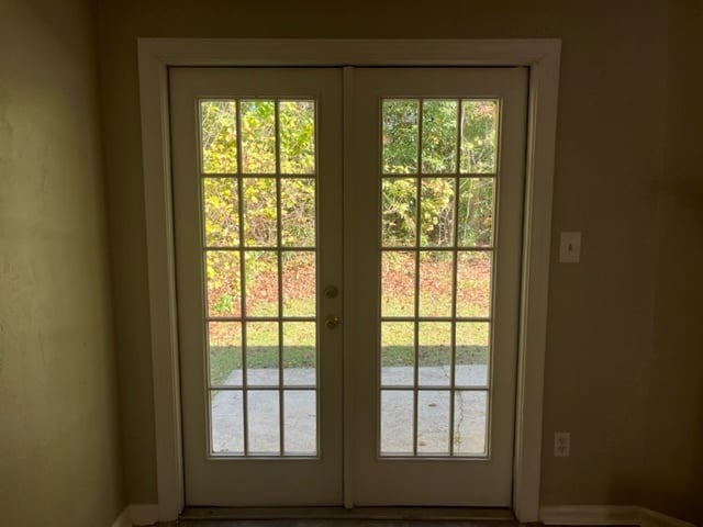 Building Photo - Live Oak Dr. / MDM Properties 1 LLC