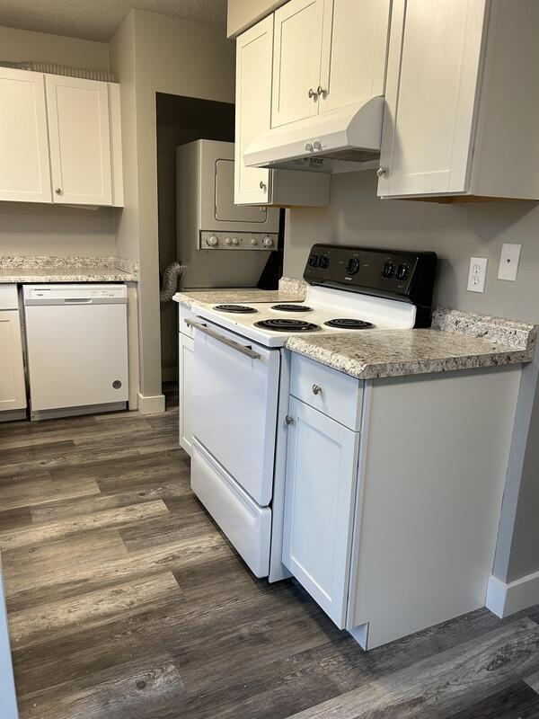 Building Photo - 3437 Redwood Ave