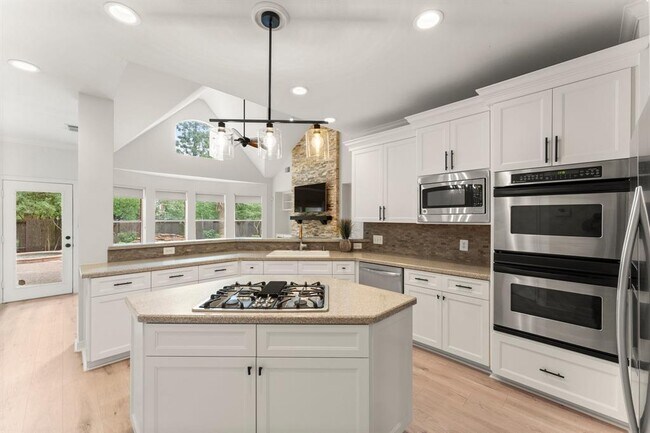 Building Photo - 22 Rillwood Pl