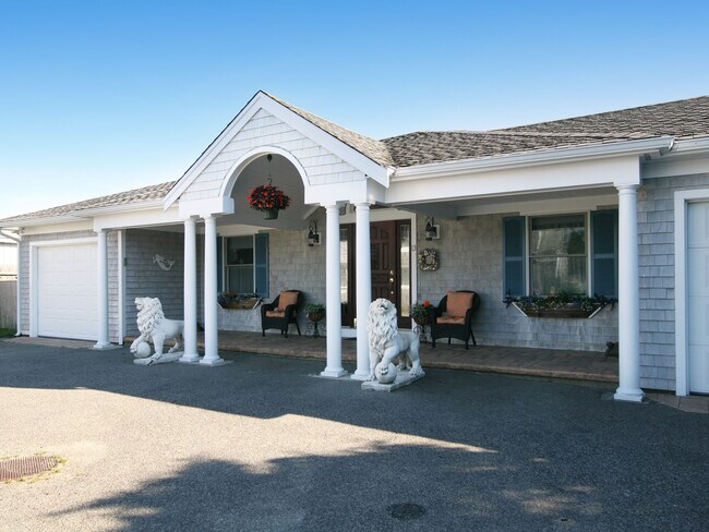 Primary Photo - 13 Bay Rd