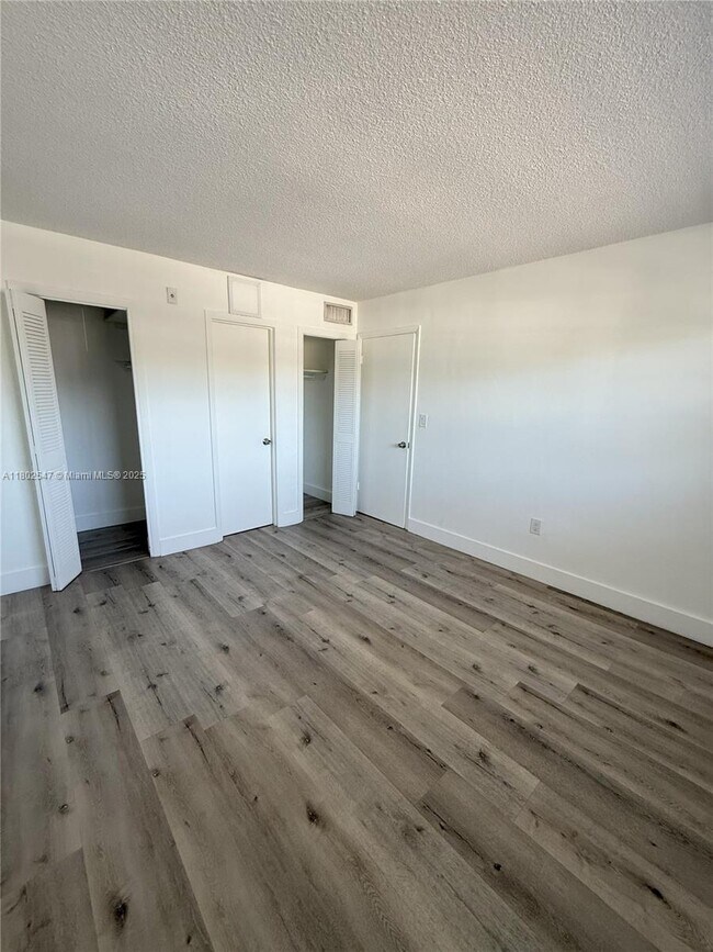 Building Photo - 3100 W Flagler St