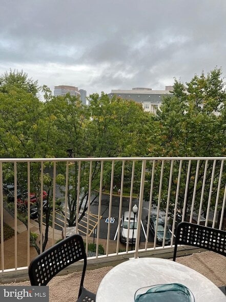 Building Photo - 1625 International Dr