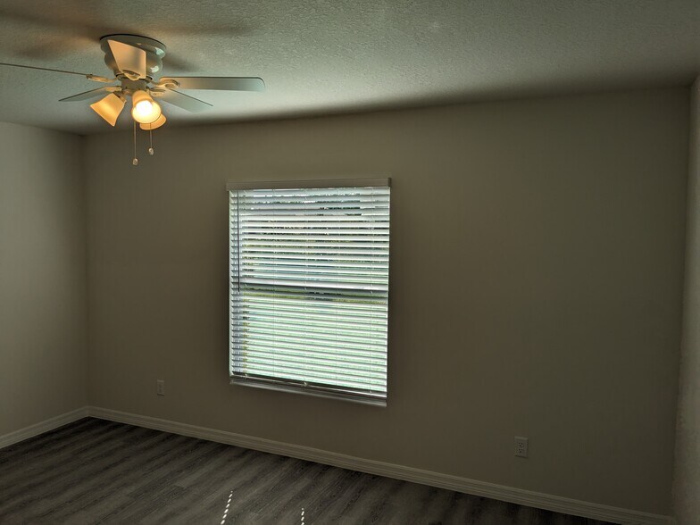 Building Photo - 5837 Babian Rd