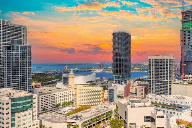 Building Photo - 225 N Miami Ave