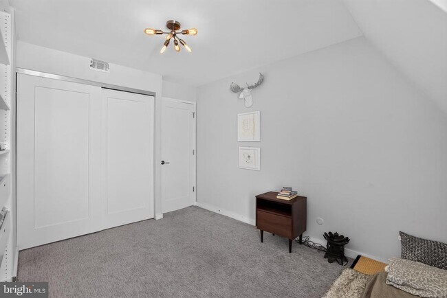 Building Photo - 812 Lombard St